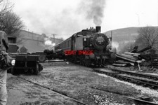 PHOTO  1988 SR 'USA' TANK NO 30072 AT OAKWORTH YORKSHIRE THIS SHOWS 0-6-0T LOCOM picture