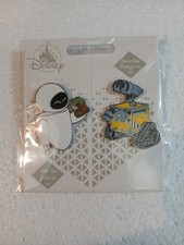 2020 Disney Pixar Wall-e and Eve Pin Set - Give one Keep one  picture