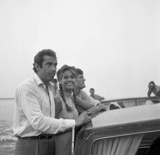 Jane Fonda With Her Brother Peter Fonda And Her Husband Roge - 1967 Venice photo picture
