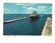 Entering the Ludington Harbor Crossing Lake MI Vintage postcard unposted picture