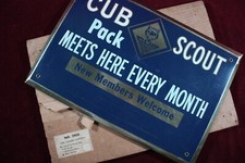 ** VINTAGE CUB SCOUTS OF AMERICA BSA TIN SIGN NOS IN ORIGINAL BOX 1950'S RARE ** picture