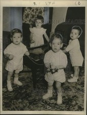 1948 Press Photo The Henn quadruplets of Catonsville at a year and a half picture