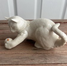 Lenox Vtg 1991 China Crown Jewels Cat Figurine Ivory Kitten Playing With Ball picture