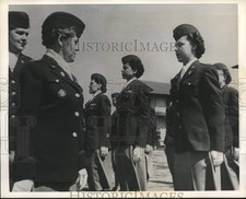 1950 Press Photo Col Mary Hallaren Inspects 50 Women Commissioned 2nd Lieutenant picture