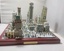 Danbury Mint CHRISTMAS IN NEW YORK Cityscape Diorama Model- no box Missing Parts picture