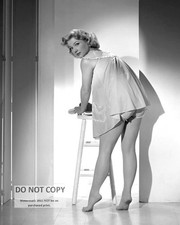 ACTRESS ANNE BAXTER PIN UP - 8X10 PUBLICITY PHOTO (CC-472) picture
