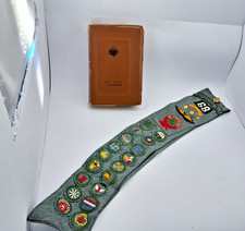 VTG 1940s Girl Scout Sash 18++ Proficiency Badges Be Prepared Pin Book T6 picture