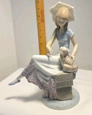 LLADRO Porcelain Figurine #7612-