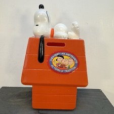 1966 Vintage Peanuts SNOOPY Doghouse Coin Piggy Bank United Feature Syndicate picture
