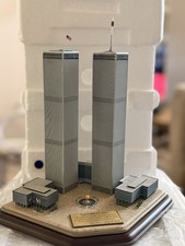 New In Box Twin Towers Commemorative World Trade Center 911 NYC Danbury Mint picture