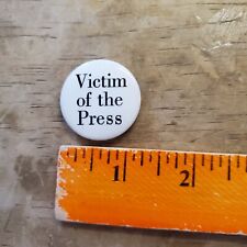 Vintage 70s 1977 Victim Of The Press Aesthetic Realism Movement Pinback Button picture