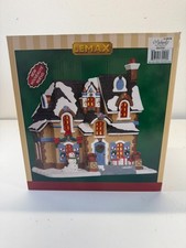 Lemax Christmas Village Pierre's Christmas Building 35504 Lighted 2013 Retired picture