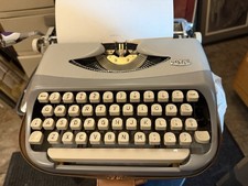 1960s Royal Royalite Portable Typewriter With Case & Manual picture