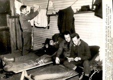 LD245 1942 AP Wire Photo NORTHERN IRELAND BASE MOVE-IN DAY American Soldiers picture