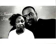 LG923 1990 Original Marc Regis Photo MARTIN LUTHER KING PORTRAIT AT AFRO BOOKS picture