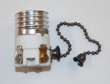 PORCELAIN PULL CHAIN LAMP SOCKET INTERIOR WITH ANTIQUE BRASS CHAIN NEW 48210AJB picture