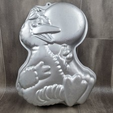 Wilton Cake Pan #502-3401 Big Bird with Party Hat holding balloon picture