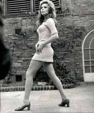Marianna Mariana Hill    8x10 Color Glossy  photo of celebrity   X9384 picture