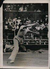 1936 Press Photo British tennis champion Fred Perry in action at Wimbledon picture