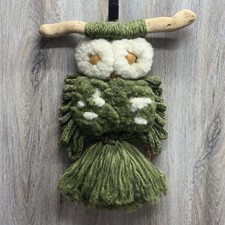 VTG 1970s MCM Macrame Fluffy Owl Wall Hanging Green Yarn Boho Driftwood 19