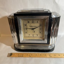 VINTAGE MANNING BOWMAN ART DECO MANTEL CLOCK ELECTRIC SHELF CHROME AND BAKELITE picture