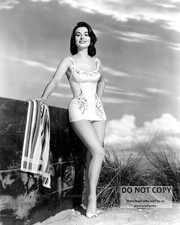 ANNE HEYWOOD ENGLISH ACTRESS PIN UP - 8X10 PUBLICITY PHOTO (DD-488) picture