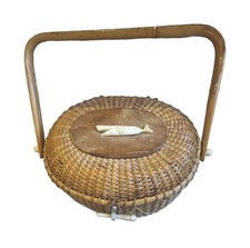 Vintage 1970s Caro Nan Basket Purse Wooden Lid Fabric Lining Whale Ornament picture