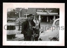 FORD MERCURY ZYPHYR TRACTOR SIGN GAS STATION PUMPING CAR OLD/VINTAGE PHOTO- I464 picture