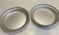 VINTAGE WEAREVER FLUTED PIE  PANS x2 No.2865 picture
