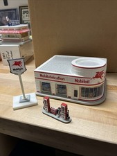 Mobil 1997 Original Lighted Mobilgas Station Gas & Oil Hawthorne village. NIB picture