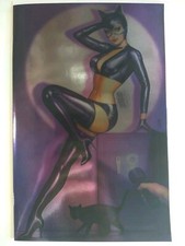 DC Comics Catwoman #47 Syndicate Exclusive Nathan Szerdy Foil Variant NM 9.4 picture