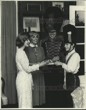 1980 Press Photo Group Sampling Hors d'Oeuvres At Newman School Party picture