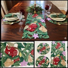 Vtg 1999 Orem Partridge in a Pear Tree Christmas Table Runner 2 Placemats Set picture