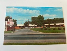 Bond’s Motel Winchester Virginia Postcard picture