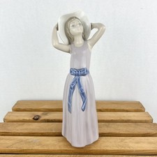 Vintage Lladro COY #5011 Girl - Girls W/ Hat & Bow Collection Figurine READ picture