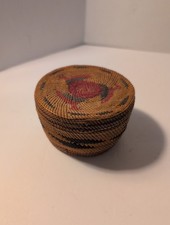 Antique Native American Small Lidded Bird Figures Basket Likely Makah Or Nootka picture