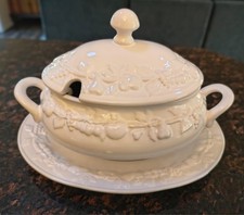 Vintage SANOR CERAMICA Portugal Terra Verde White Majolica Fruit SOUP TUREEN SET picture
