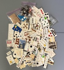 Lot 700+ Estate Mixed Vintage And Modern Buttons Sewing Crafts Art Projects picture