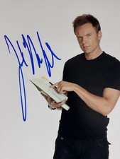 Joel McHale Signed 8x10  