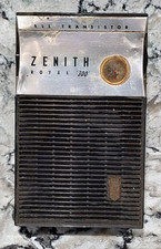 ZENITH ROYAL 300 TRANSISTOR RADIO - TESTED and WORKS from the 1950's?? picture