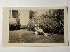1945 JACKIE FIZER TX Swimsuit Sunning by CORN vtg Snapshot Photo Cheesecake picture