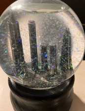 Vintage -Chicago Skyline Musical Snow Globe - 