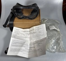 Vintage B/E Aerospace Smoke Goggles 118075 – For Parts or Display Only picture