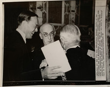 Vtg AP wire photo Prince Bernhard (Netherlands) & Archbishop of Canterbury 1950 picture