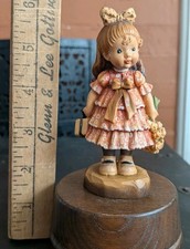 ANRI Woodcarving Italy Sarah Kay A Special Day Wooden Figurine 2073/4000 Music picture