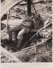 1945 Press Photo WWII U.S. Army Soldier Sleeping at Battle of Leyte, Philippines picture