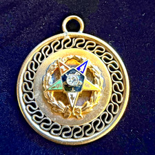 Vintage 10K Gold Eastern Star Pendant w/Diamond Center USA 4.4g picture