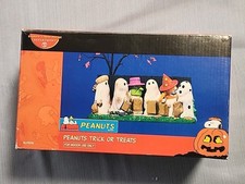 PEANUTS TRICK-OR-TREATS Charlie Brown Halloween Department 56 Rare picture
