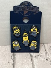 Universal Studios Exclusive Despicable Me 5 Enamel Pin Set Minion Moods New picture