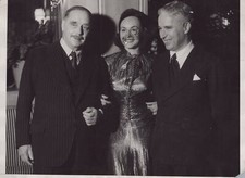 1935 H.G. Wells Charles Chaplin Paulette Goddard Vendome - Original Press Photo picture